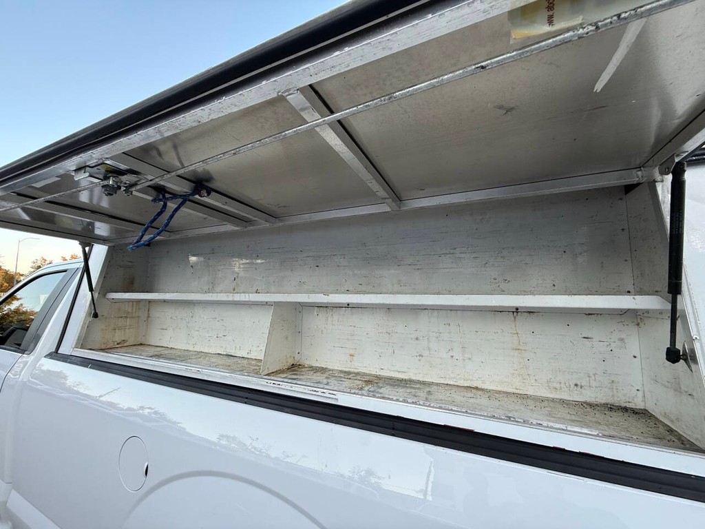 Ford F-150 Vehicle Full-screen Gallery Image 30