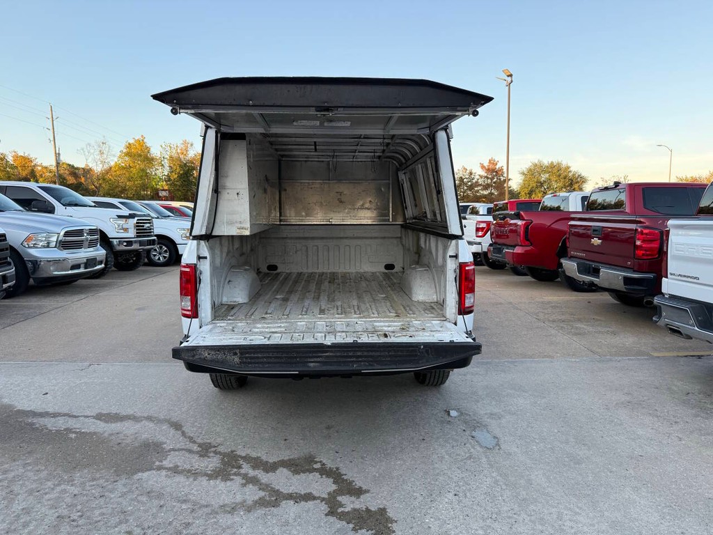 Ford F-150 Vehicle Full-screen Gallery Image 32