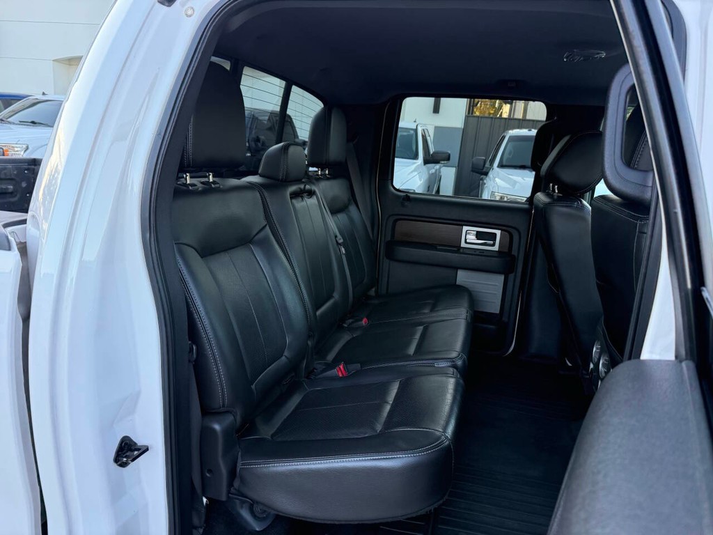 Ford F-150 Vehicle Full-screen Gallery Image 15