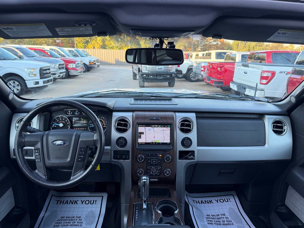 Ford F-150 Vehicle Full-screen Gallery Image 17