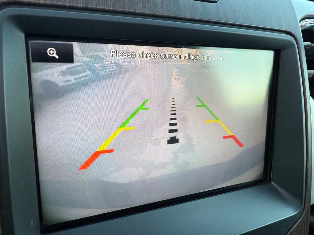 Ford F-150 Vehicle Full-screen Gallery Image 26