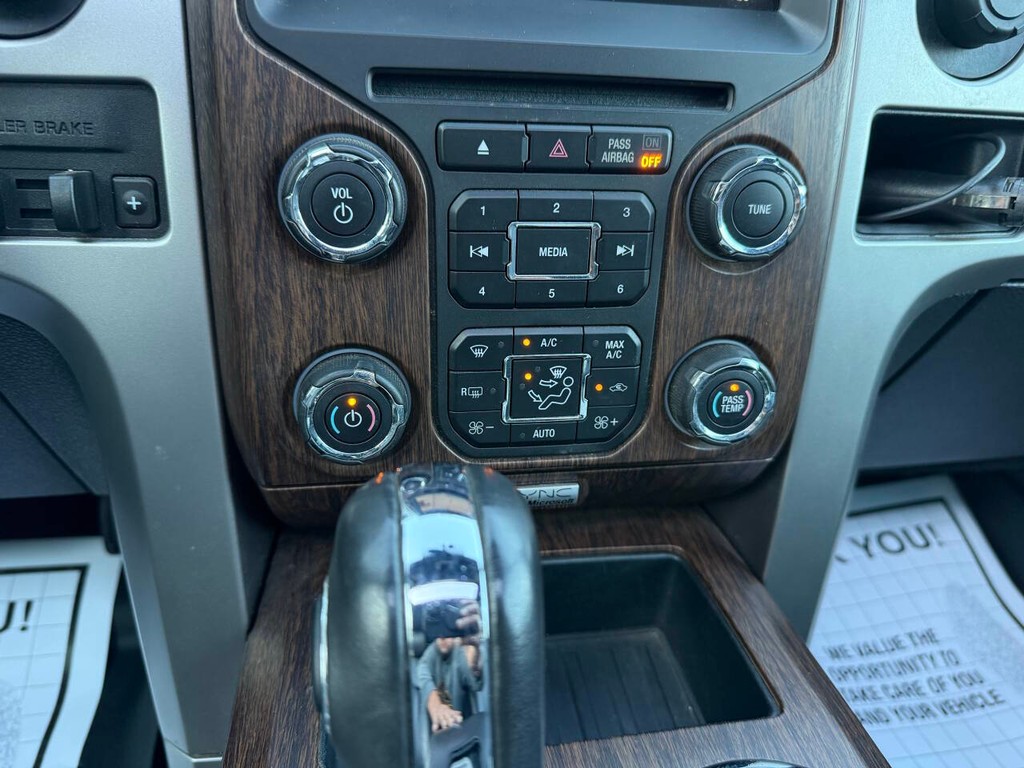 Ford F-150 Vehicle Full-screen Gallery Image 29