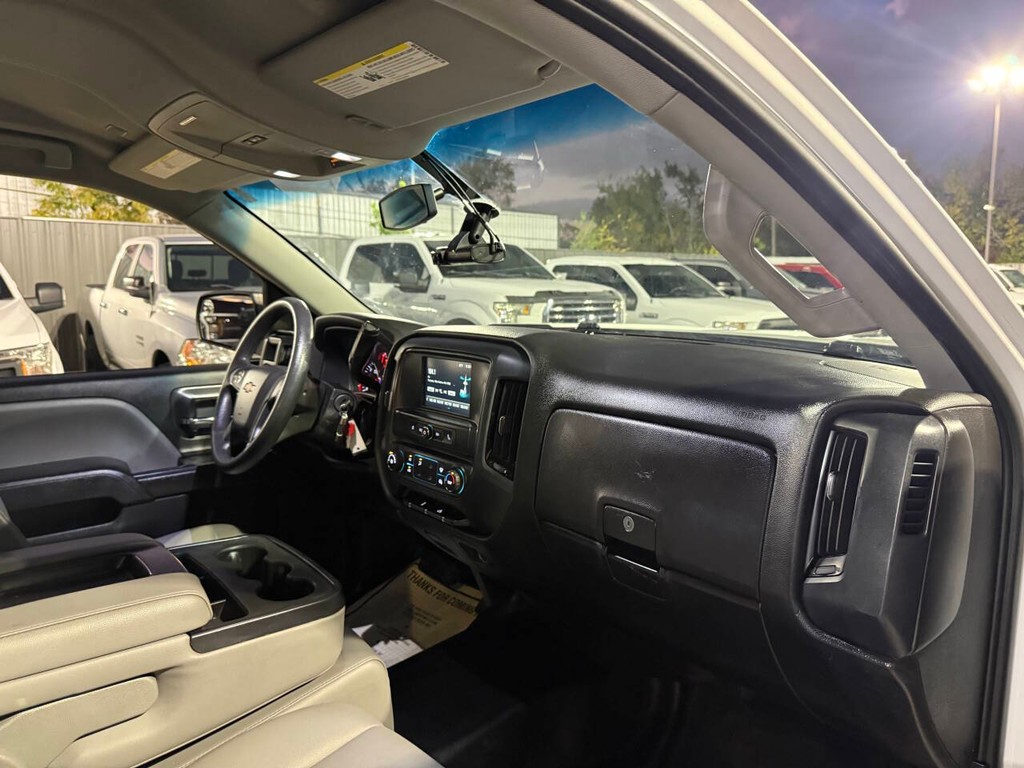 Chevrolet Silverado 1500 Vehicle Full-screen Gallery Image 09