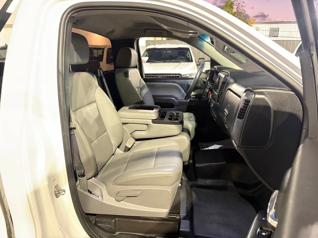 Chevrolet Silverado 1500 Vehicle Full-screen Gallery Image 10