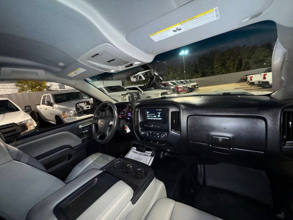 Chevrolet Silverado 1500 Vehicle Full-screen Gallery Image 14