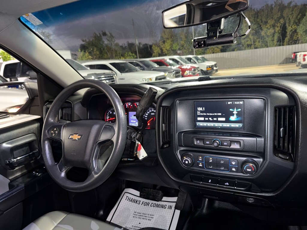 Chevrolet Silverado 1500 Vehicle Full-screen Gallery Image 15