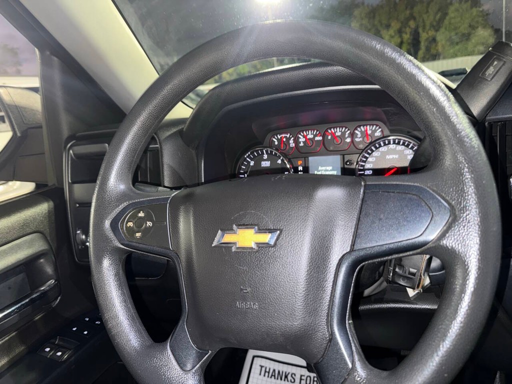 Chevrolet Silverado 1500 Vehicle Full-screen Gallery Image 17