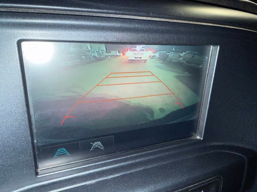 Chevrolet Silverado 1500 Vehicle Full-screen Gallery Image 20