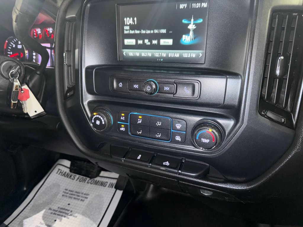 Chevrolet Silverado 1500 Vehicle Full-screen Gallery Image 21