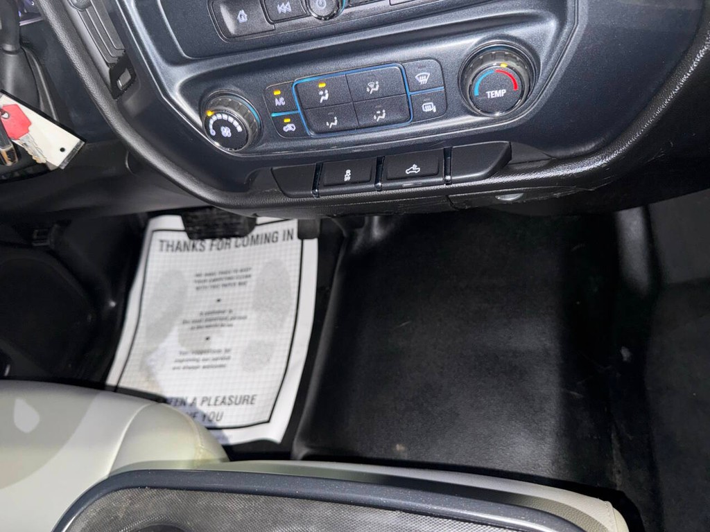 Chevrolet Silverado 1500 Vehicle Full-screen Gallery Image 22