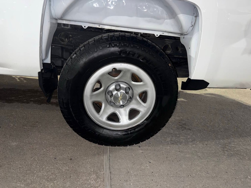 Chevrolet Silverado 1500 Vehicle Full-screen Gallery Image 26