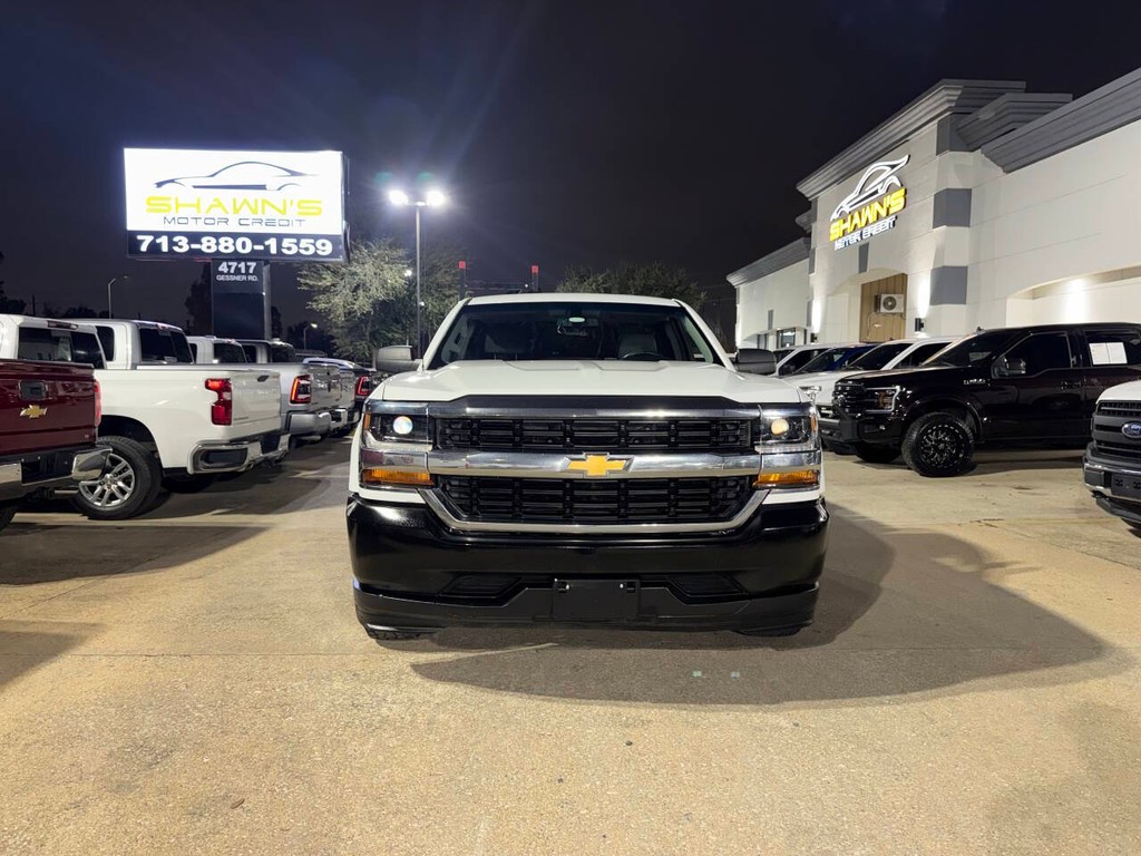 Chevrolet Silverado 1500 Vehicle Full-screen Gallery Image 32