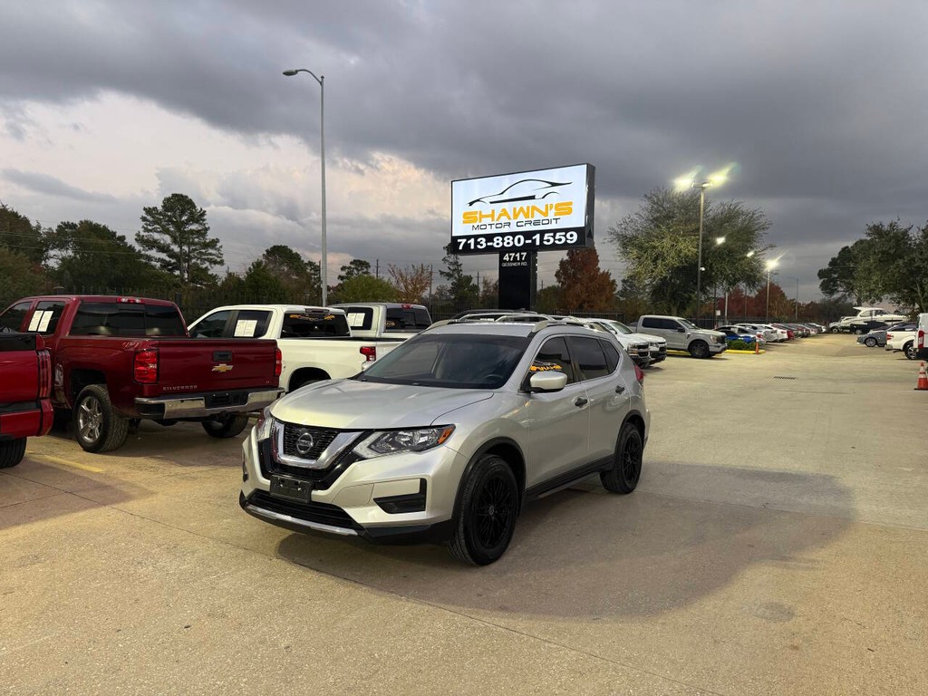 Nissan Rogue Vehicle Full-screen Gallery Image 03