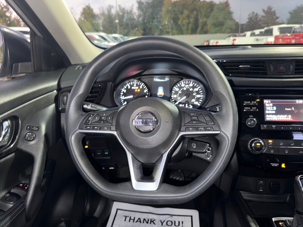 Nissan Rogue Vehicle Full-screen Gallery Image 22