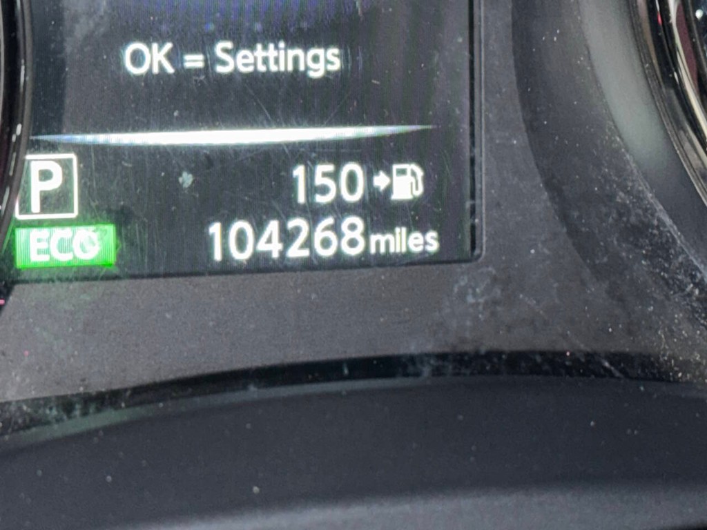 Nissan Rogue Vehicle Full-screen Gallery Image 31