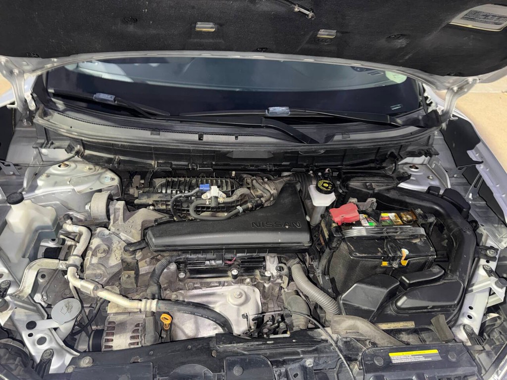 Nissan Rogue Vehicle Full-screen Gallery Image 34