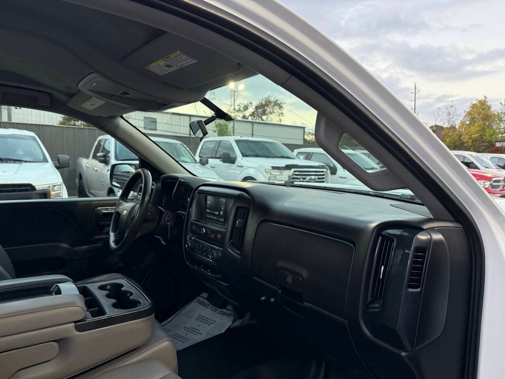 Chevrolet Silverado 1500 Vehicle Full-screen Gallery Image 09