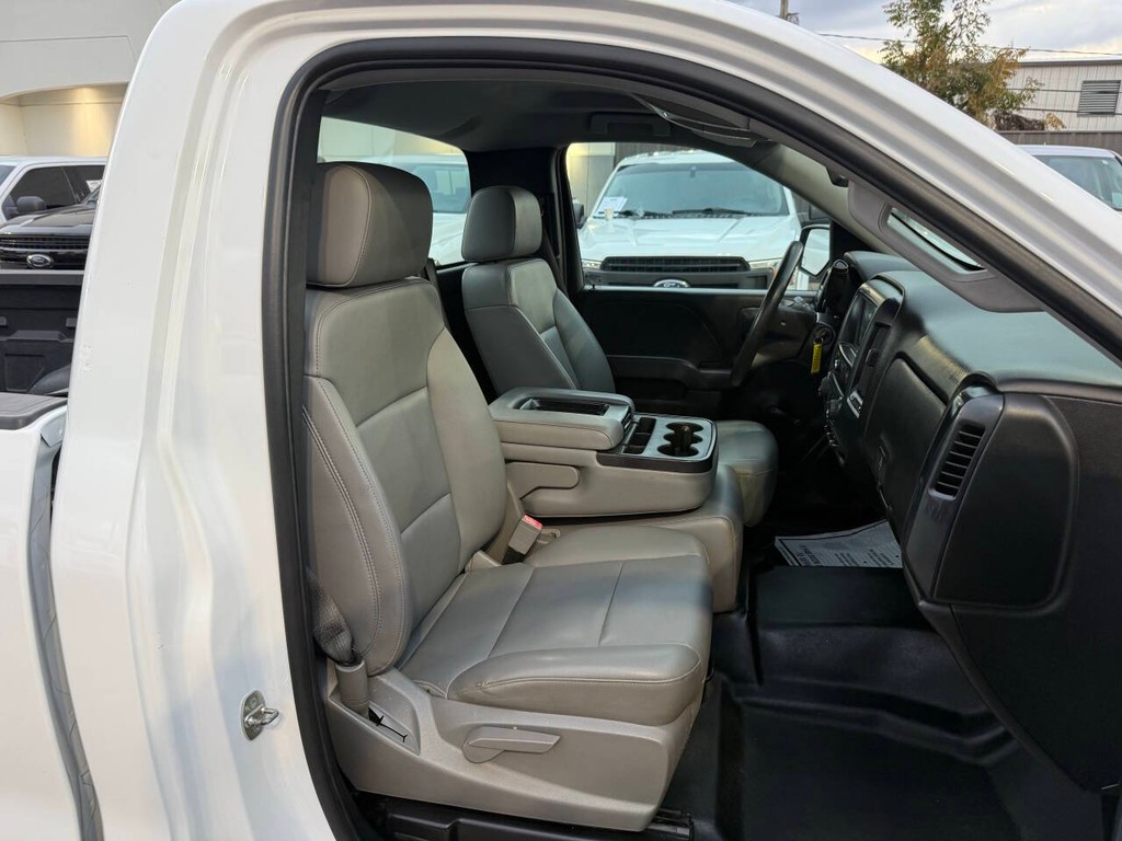 Chevrolet Silverado 1500 Vehicle Full-screen Gallery Image 10