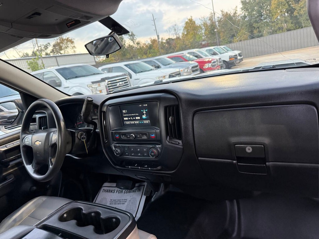 Chevrolet Silverado 1500 Vehicle Full-screen Gallery Image 12