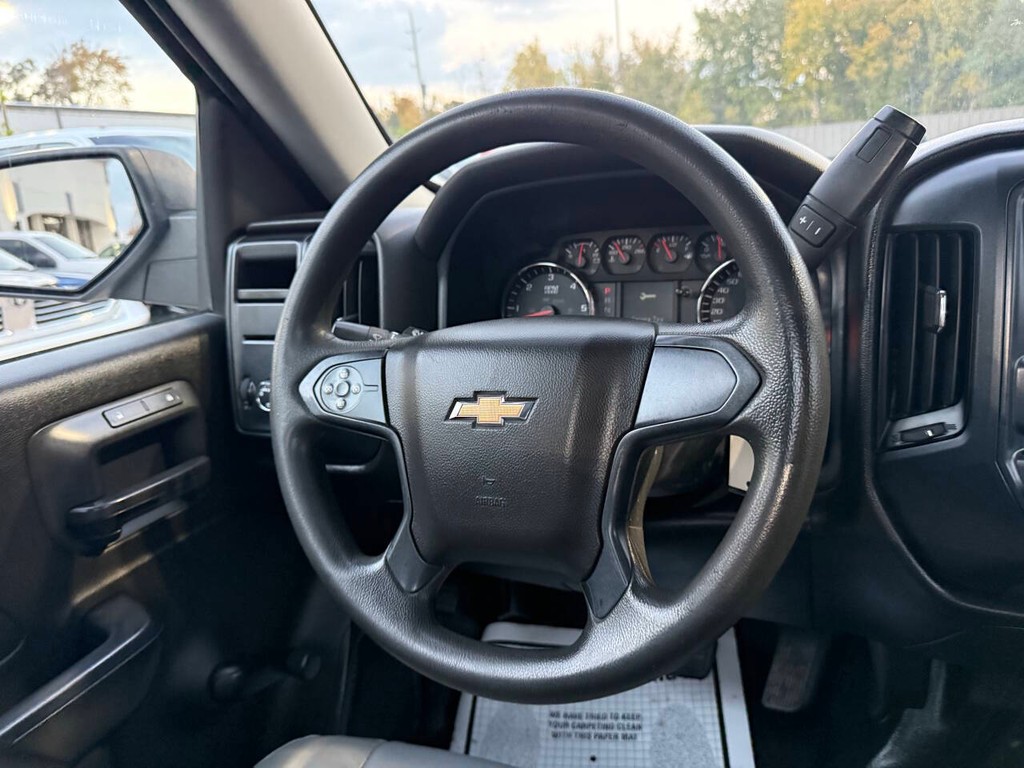 Chevrolet Silverado 1500 Vehicle Full-screen Gallery Image 15