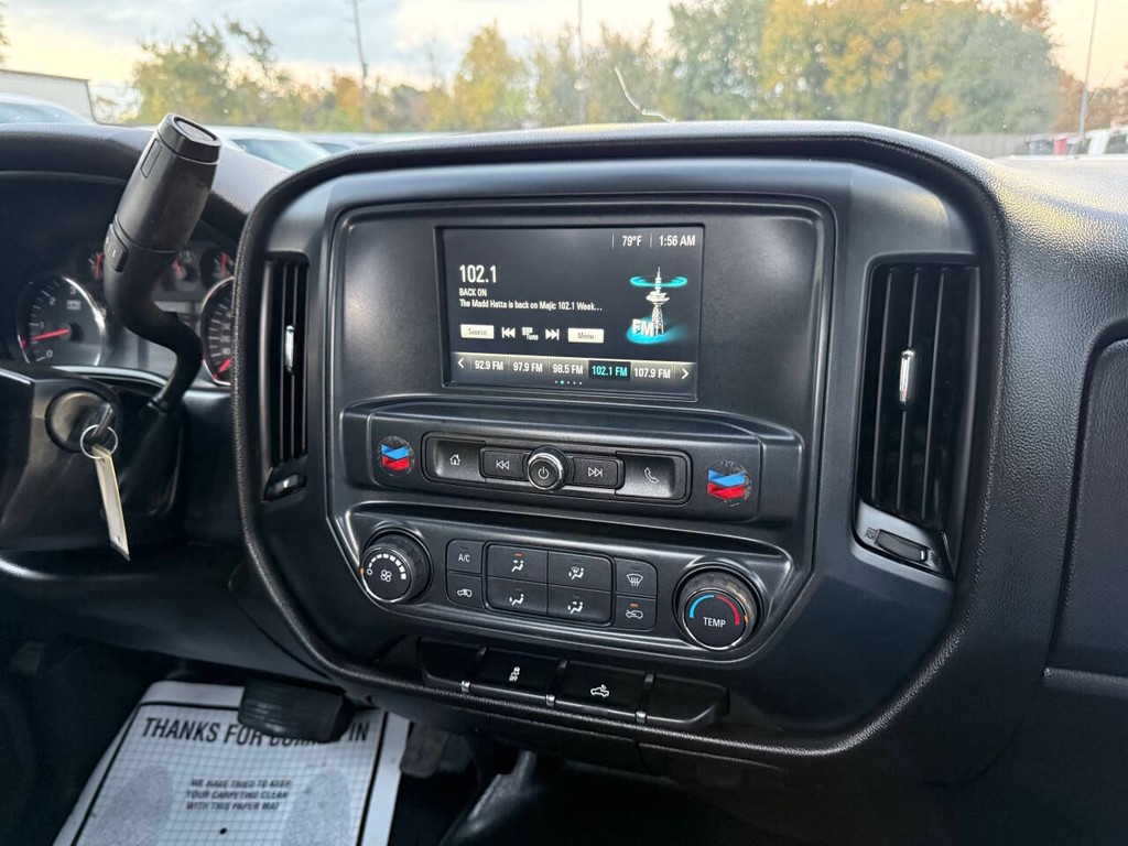 Chevrolet Silverado 1500 Vehicle Full-screen Gallery Image 17