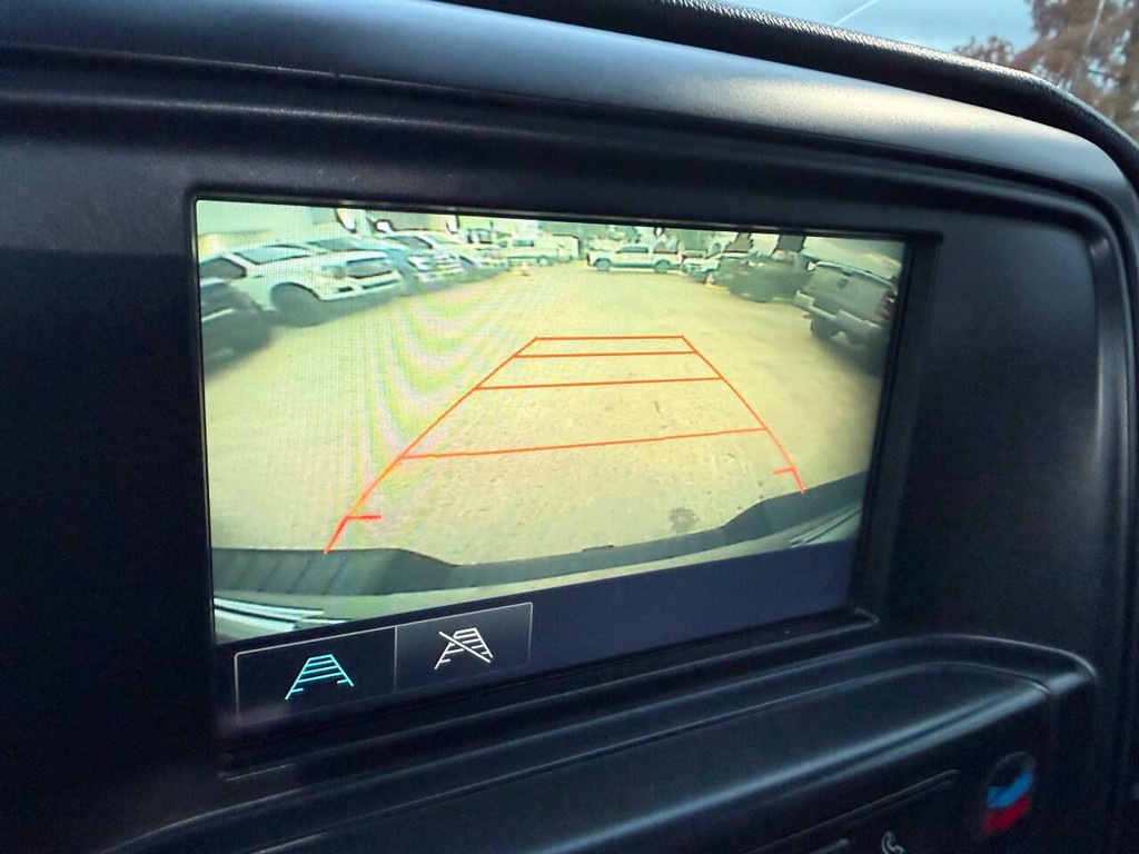 Chevrolet Silverado 1500 Vehicle Full-screen Gallery Image 19