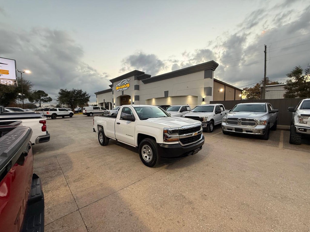 Chevrolet Silverado 1500 Vehicle Full-screen Gallery Image 33