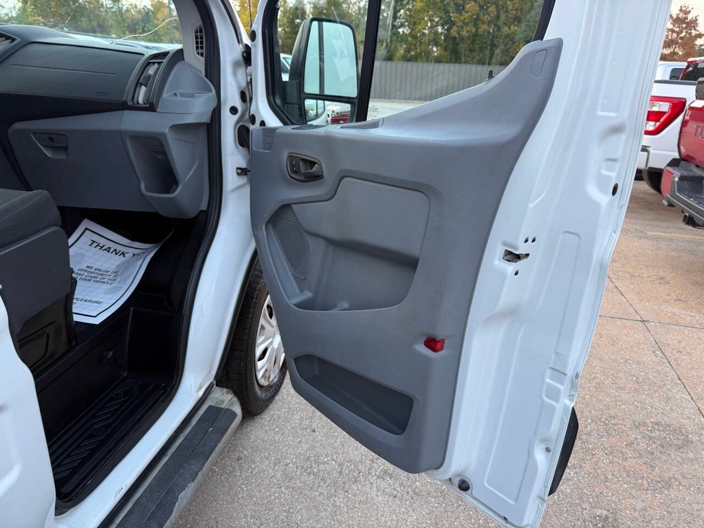 Ford Transit Van Vehicle Full-screen Gallery Image 11