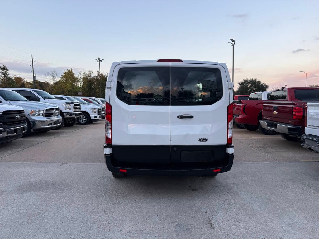 Ford Transit Van Vehicle Full-screen Gallery Image 18