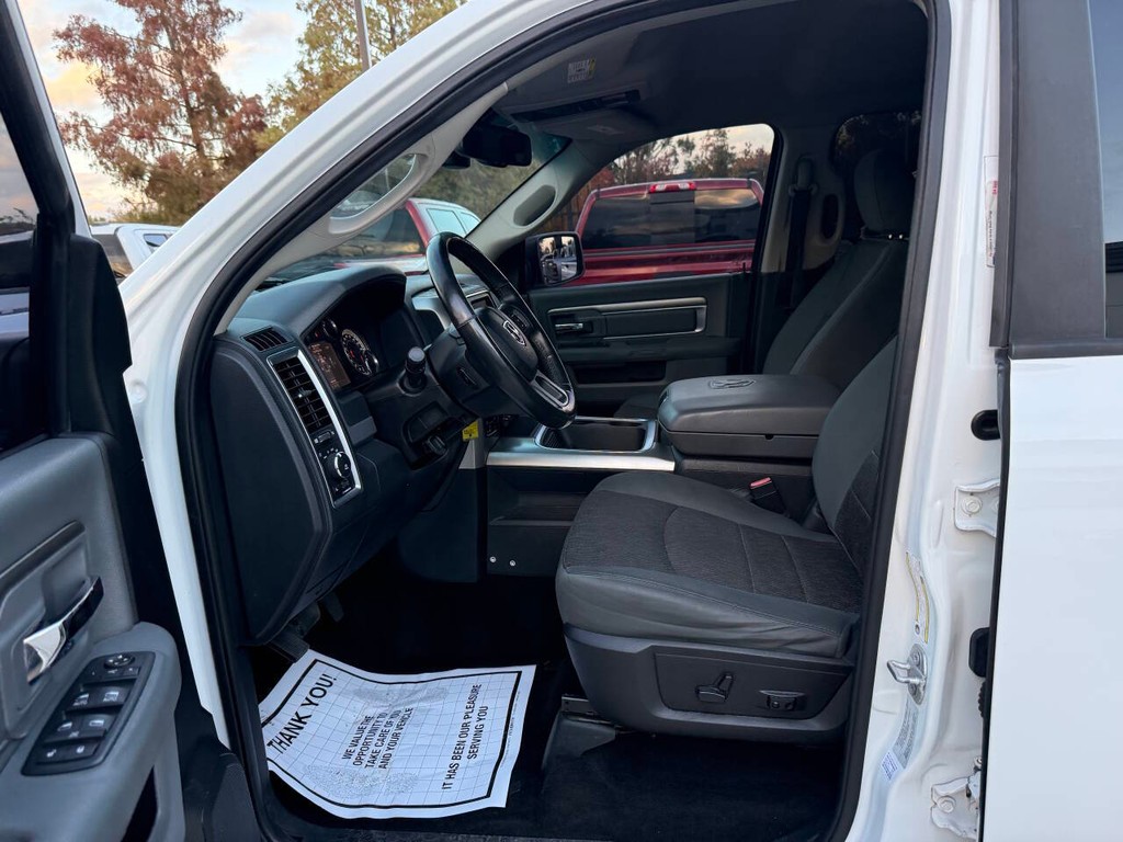 Ram 1500 Vehicle Full-screen Gallery Image 08