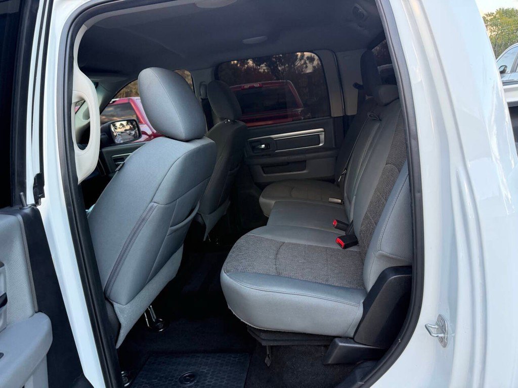 Ram 1500 Vehicle Full-screen Gallery Image 14