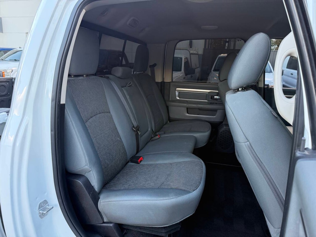 Ram 1500 Vehicle Full-screen Gallery Image 16