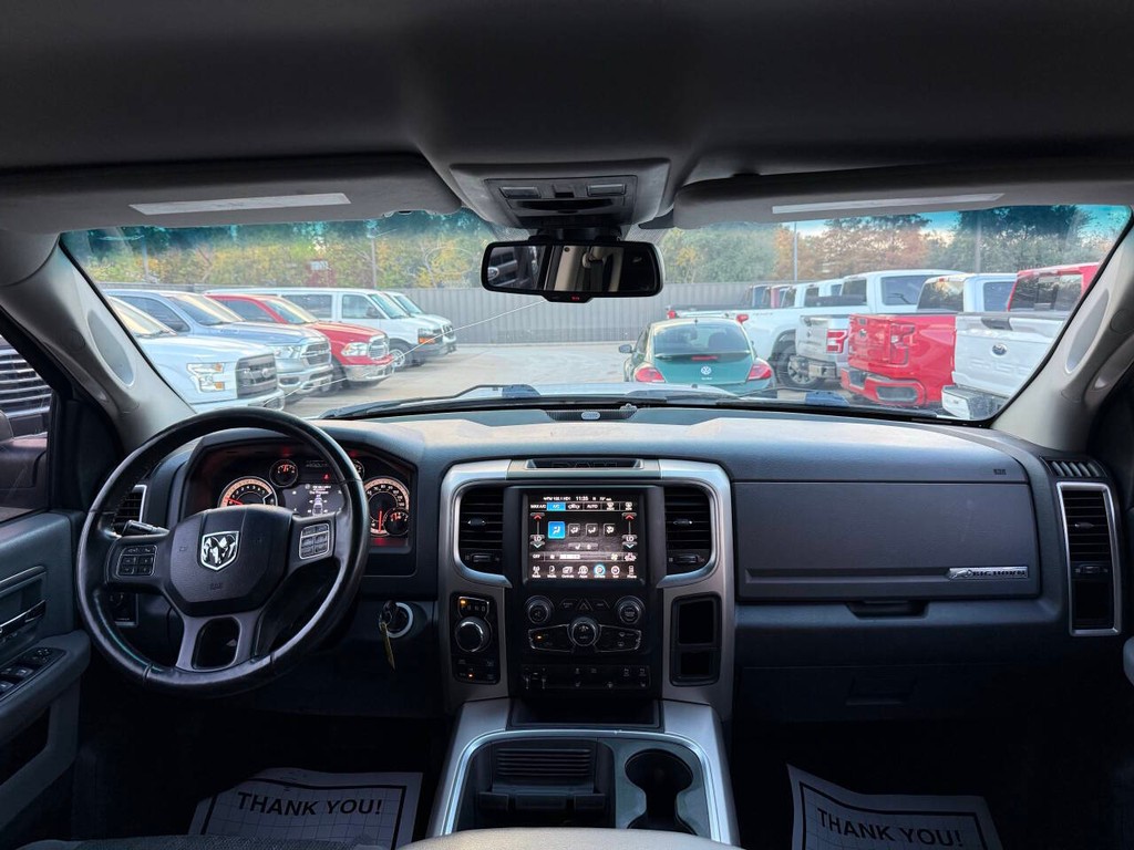 Ram 1500 Vehicle Full-screen Gallery Image 18