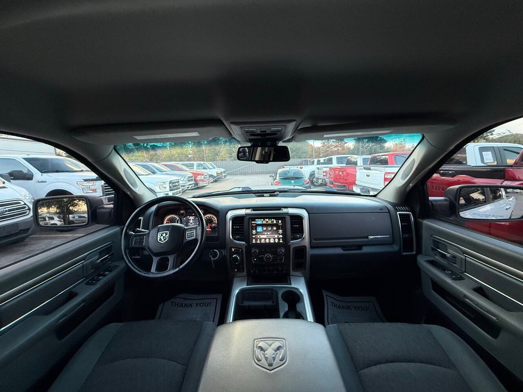 Ram 1500 Vehicle Full-screen Gallery Image 19