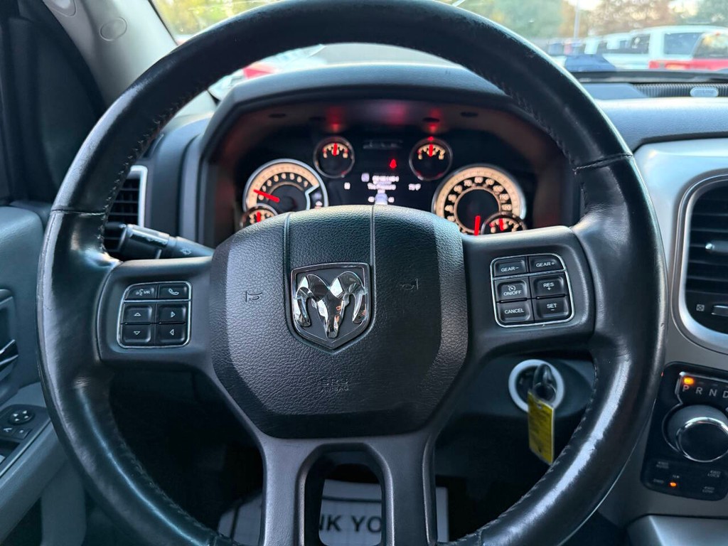 Ram 1500 Vehicle Full-screen Gallery Image 24