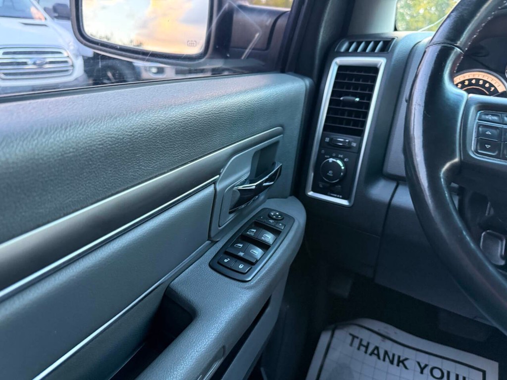 Ram 1500 Vehicle Full-screen Gallery Image 33