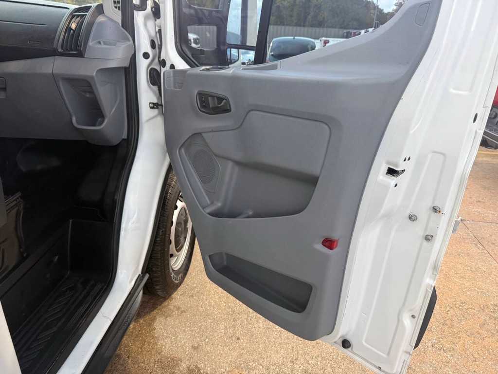 Ford Transit Van Vehicle Full-screen Gallery Image 11