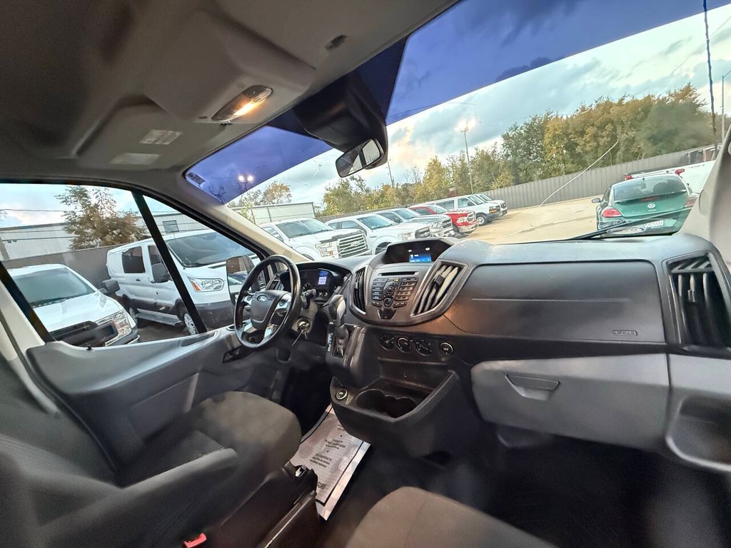 Ford Transit Van Vehicle Full-screen Gallery Image 13