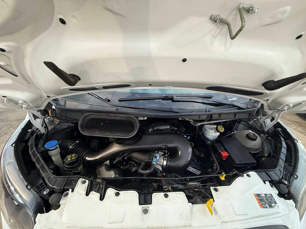 Ford Transit Van Vehicle Full-screen Gallery Image 27