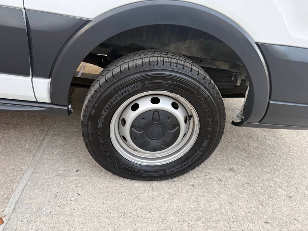 Ford Transit Van Vehicle Full-screen Gallery Image 28