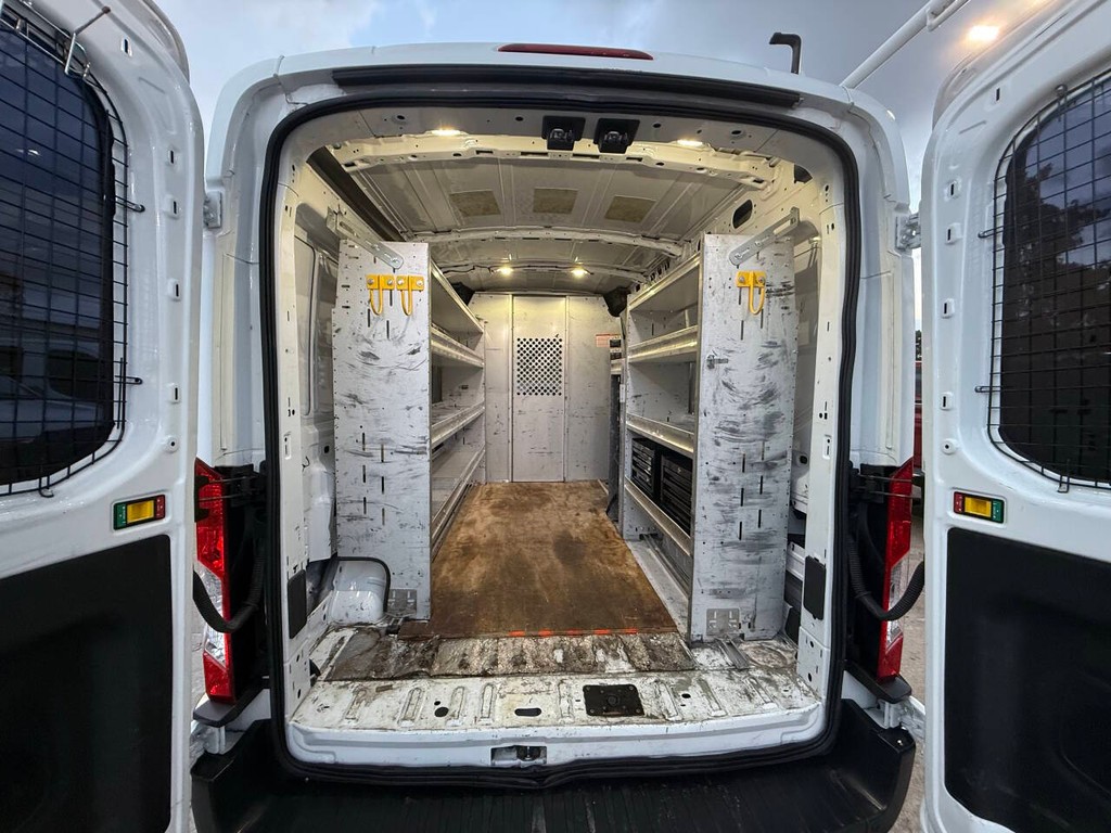 Ford Transit Van Vehicle Full-screen Gallery Image 31