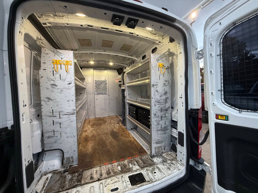 Ford Transit Van Vehicle Full-screen Gallery Image 32