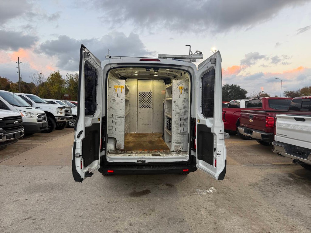 Ford Transit Van Vehicle Full-screen Gallery Image 34