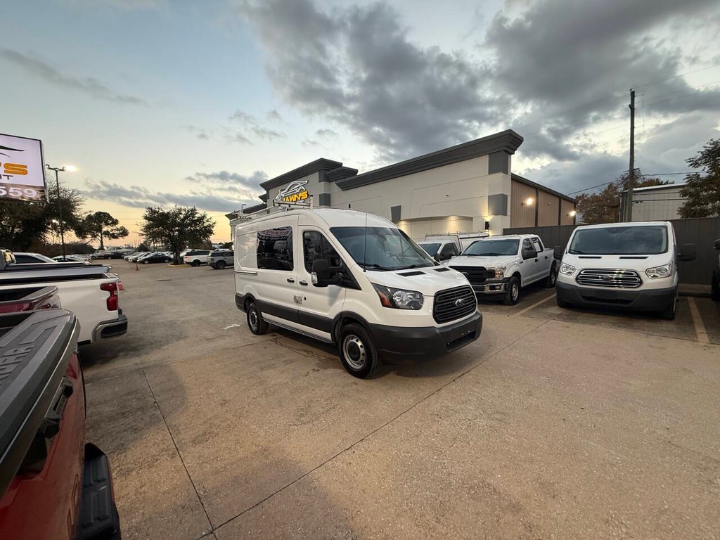 Ford Transit Van Vehicle Full-screen Gallery Image 40