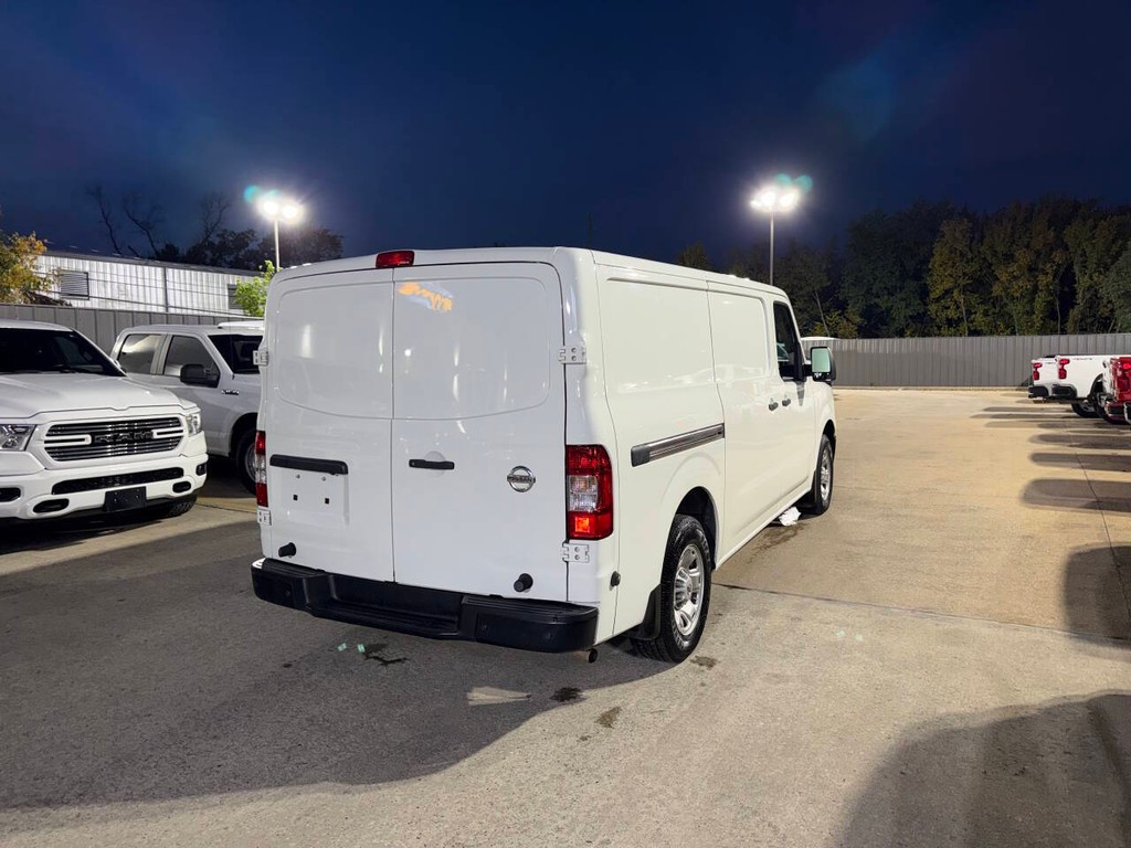 Nissan NV Cargo Vehicle Full-screen Gallery Image 05