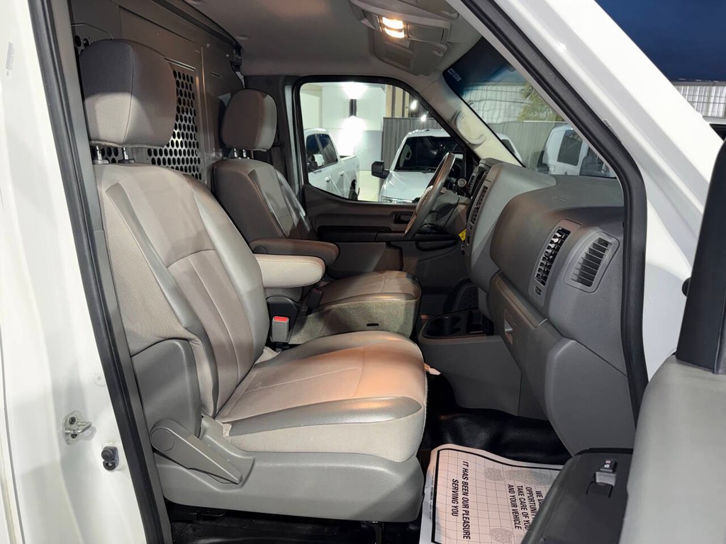 Nissan NV Cargo Vehicle Full-screen Gallery Image 10