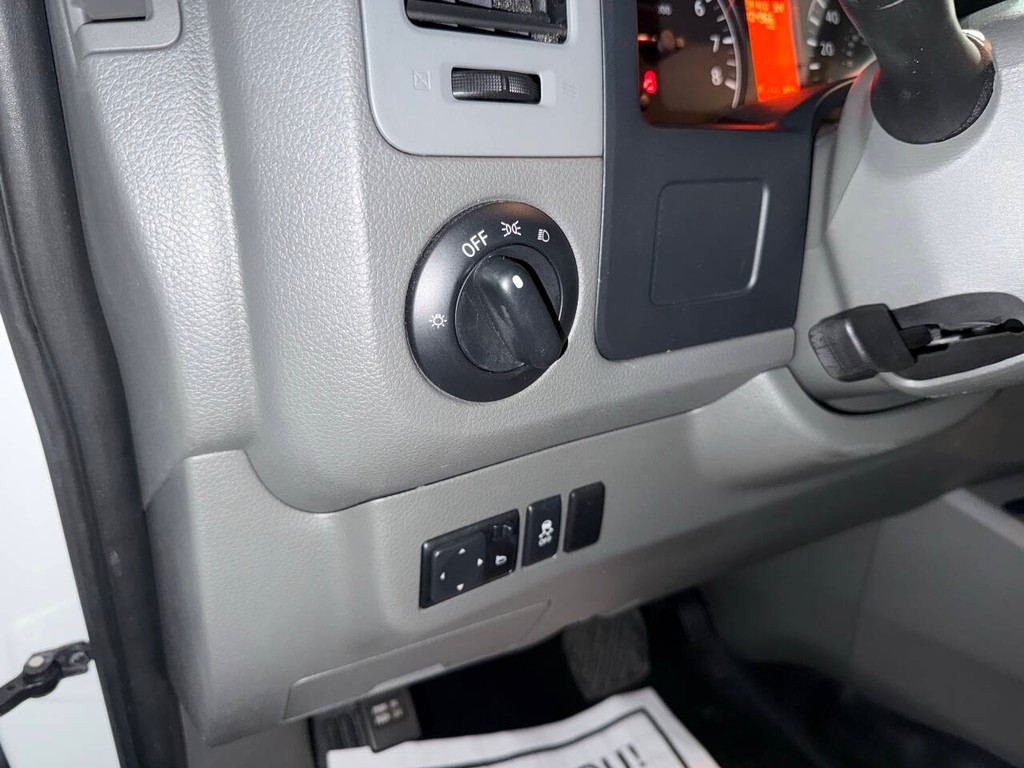 Nissan NV Cargo Vehicle Full-screen Gallery Image 22