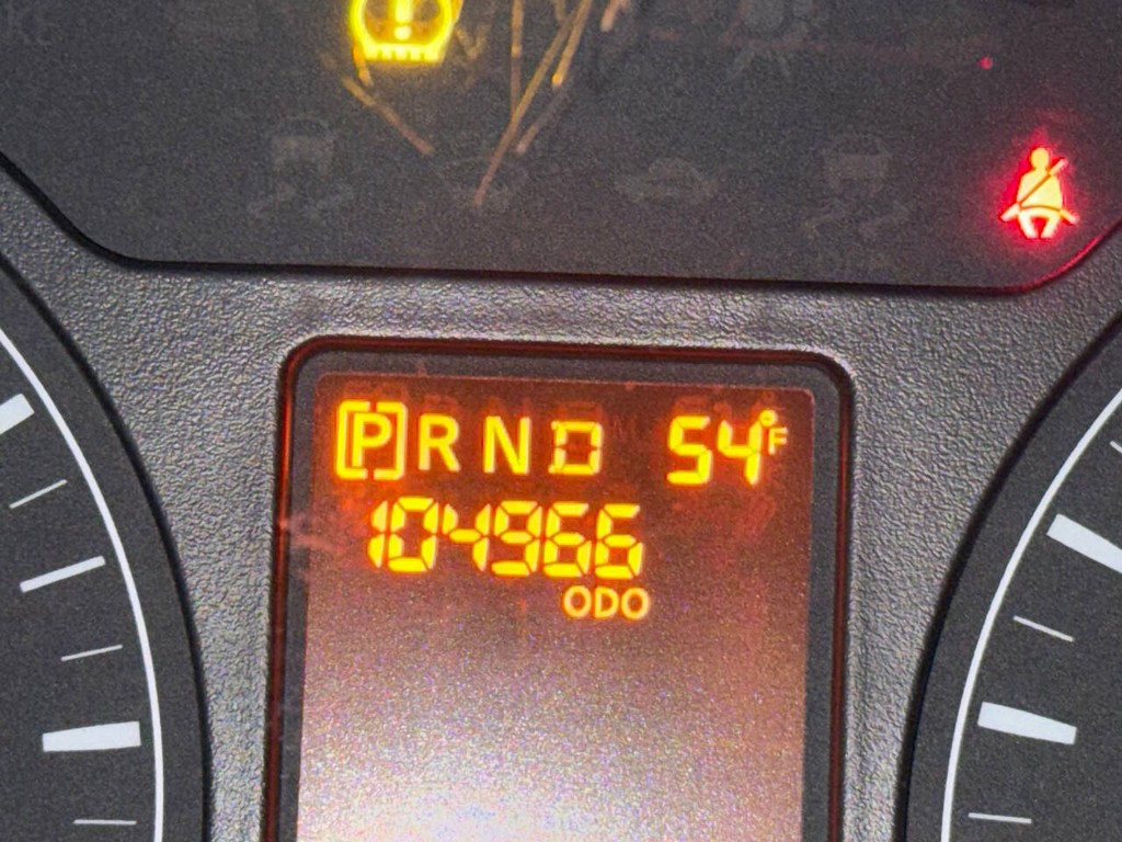 Nissan NV Cargo Vehicle Full-screen Gallery Image 24