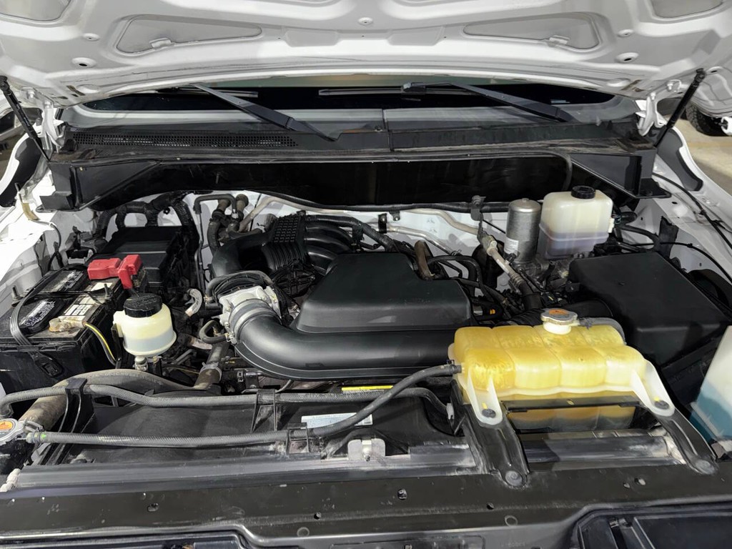 Nissan NV Cargo Vehicle Full-screen Gallery Image 26