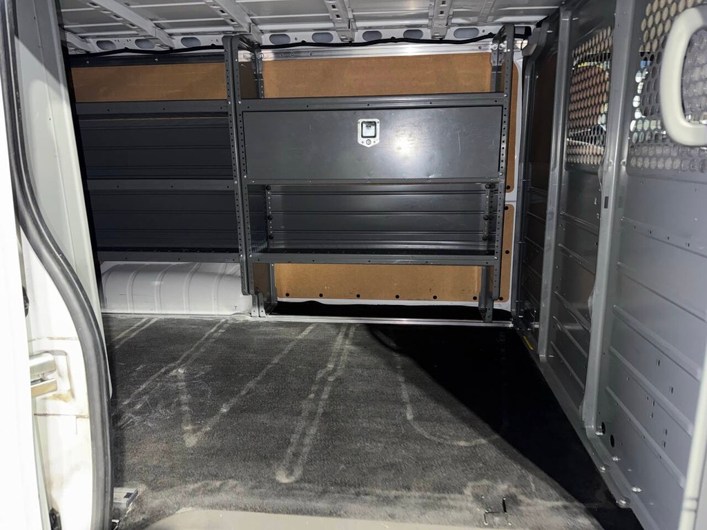 Nissan NV Cargo Vehicle Full-screen Gallery Image 29